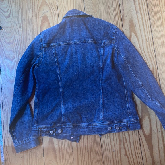 OLD NAVY Womens Distressed Trucker Jean Jacket Size Medium Button Up - Picture 5 of 5